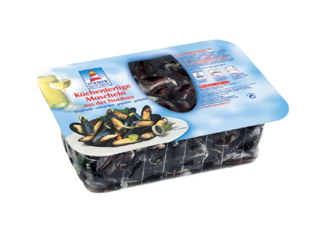 Muscheln in einer Plastikverpackung